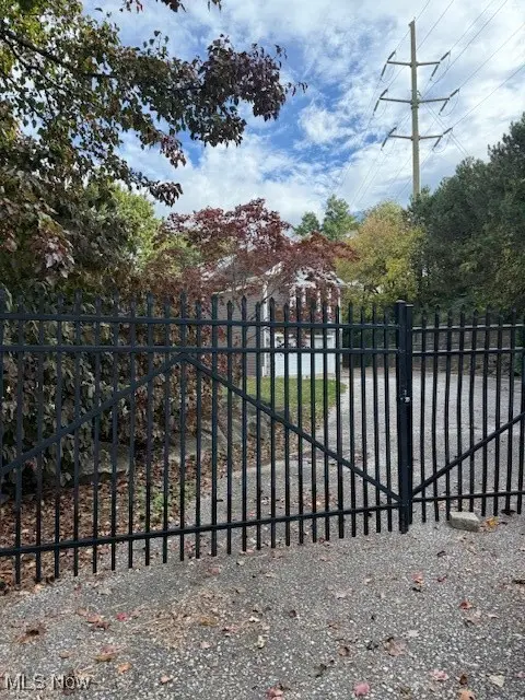 19130 Beach Cliff Boulevard, Rocky River, OH 44116