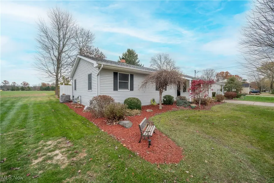 132 S Colonial Drive, Cortland, OH 44410 - Image #3