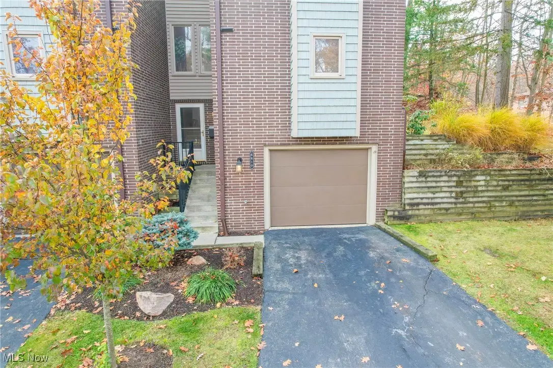 6810 W Fitzwater Road, Brecksville, OH 44141 - Image #1