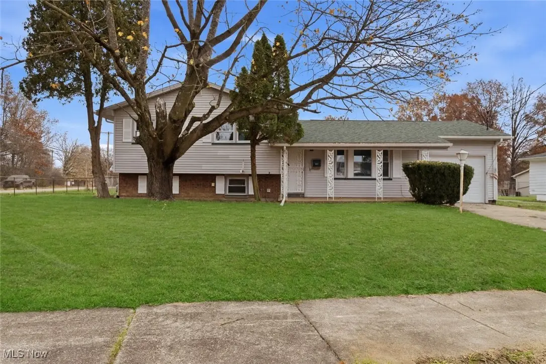 227 Greeley Lane, Youngstown, OH 44505 - Image #1