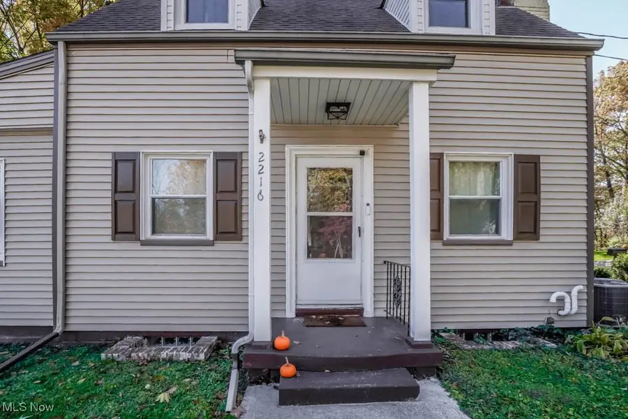 2216 Mount Vernon Nw Boulevard, Canton, OH 44709 - Image #2