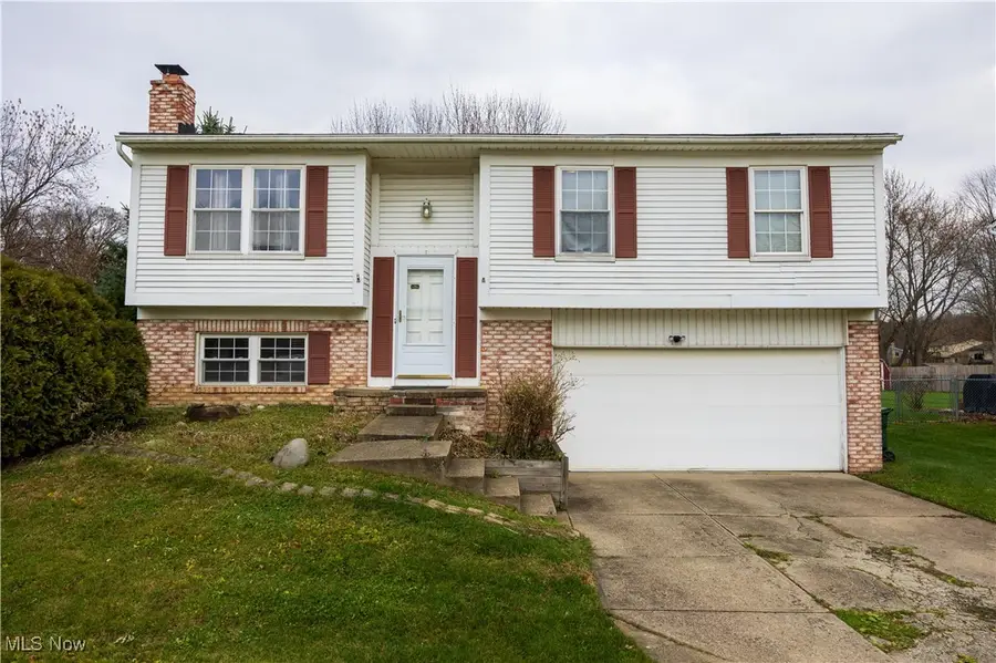 8574 Fairlane Drive, Olmsted Township, OH 44138 - Image #2