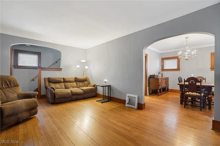 1128 Sackett Avenue, Cuyahoga Falls, OH 44223 - Image #2