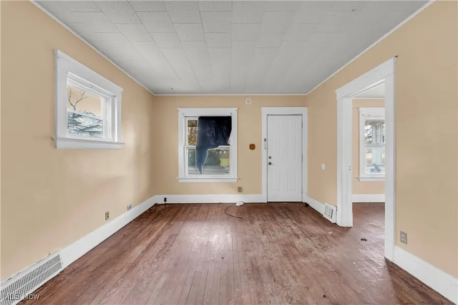 16110 Huntmere Avenue, Cleveland, OH 44110 - Image #3