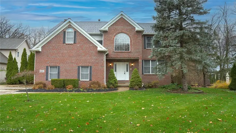 16096 Heatherwood Court, Strongsville, OH 44149 - Image #2