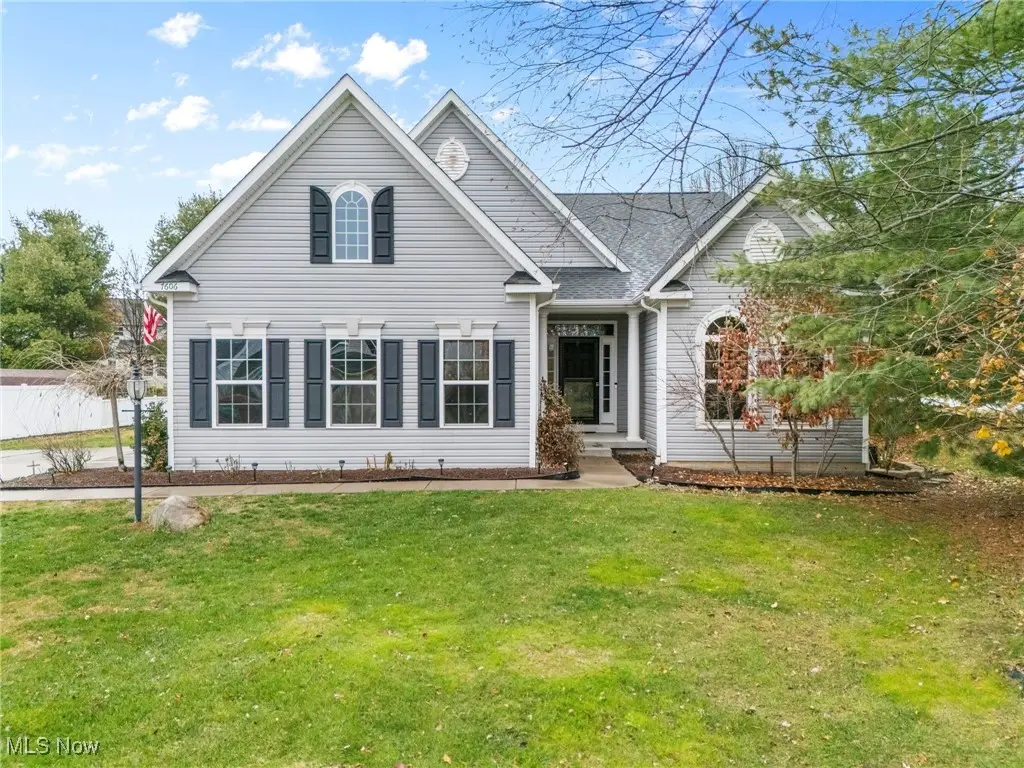 7606 Knollridge Ne Avenue, Canton, OH 44721 - Image #1