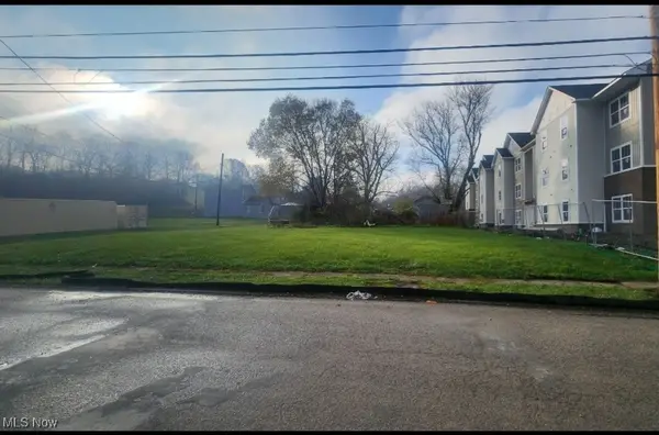 822 W Muskingum Avenue, Zanesville, OH 43701