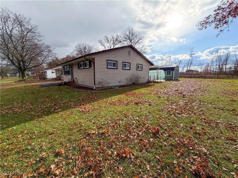 2001 Parkwood Nw Drive, Warren, OH 44485 - Image #2