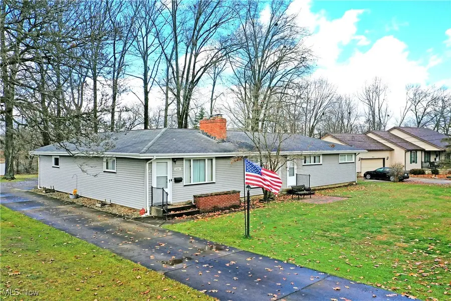 3241 Lynwood Nw Drive, Warren, OH 44485 - Image #3