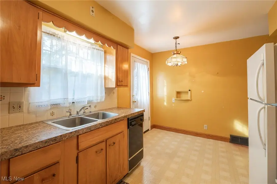 1074 N Main Street, Akron, OH 44310 - Image #3