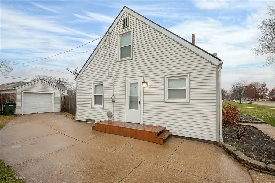 1227 Ellwood Sw Avenue, Canton, OH 44710 - Image #2