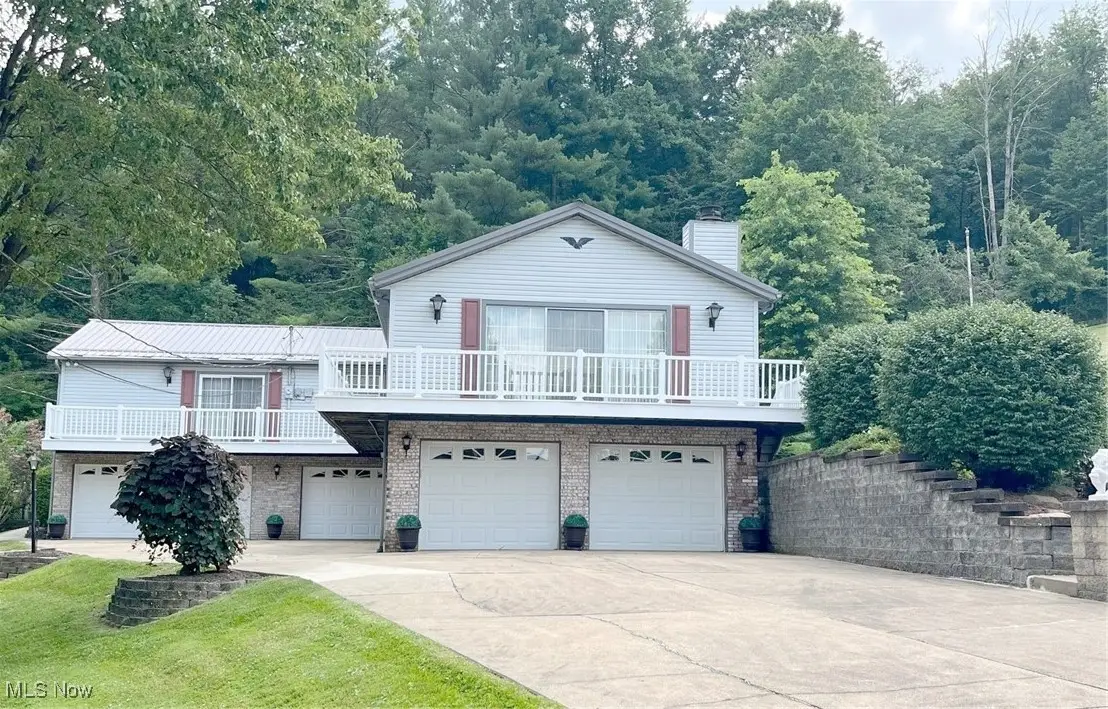 411 E Mohawk Drive, Malvern, OH 44644 - Image #1