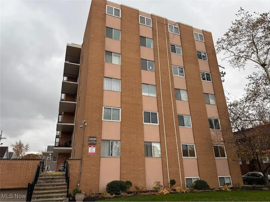 12029 Clifton Boulevard, Lakewood, OH 44107 - Image #2
