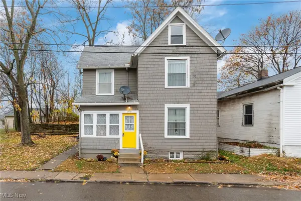 202 Rose Se Avenue, Massillon, OH 44646