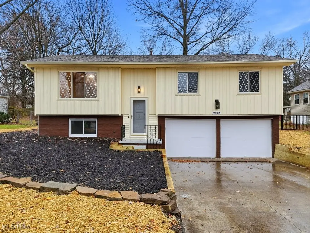 2260 E Gilwood Drive, Stow, OH 44224 - Image #1