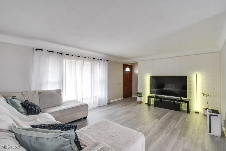 7591 Dawn Haven Drive, Parma, OH 44130 - Image #3