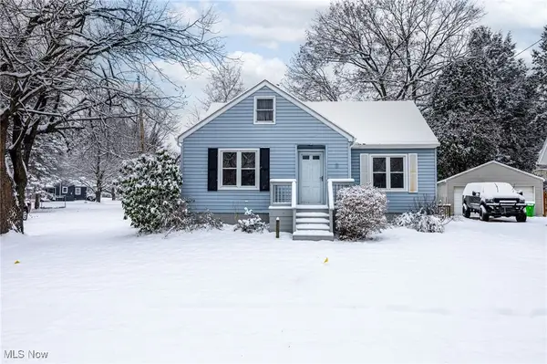 96 Waltz Drive, Barberton, OH 44203