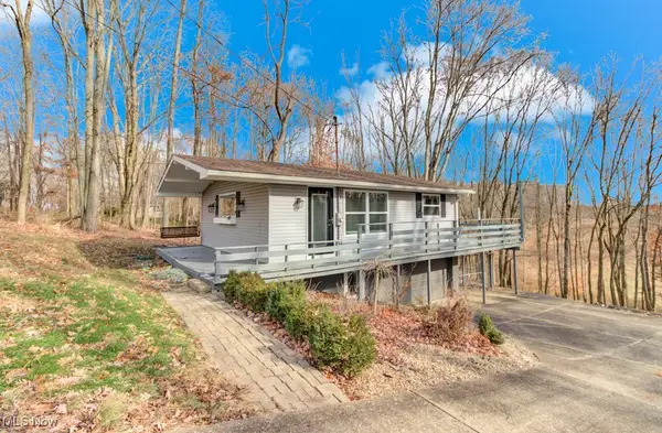 29 Manito Trail, Malvern, OH 44644