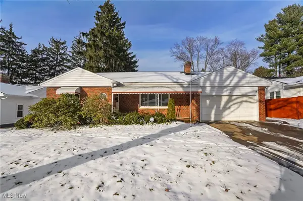 1123 Courtleigh Drive, Akron, OH 44313