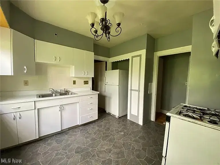 18001 Olympia Road, Cleveland, OH 44112 - Image #2