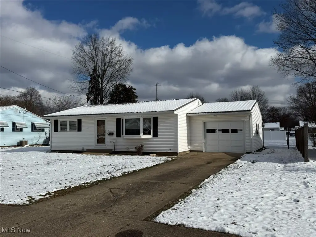 917 Kelly Nw Street, New Philadelphia, OH 44663 - #1