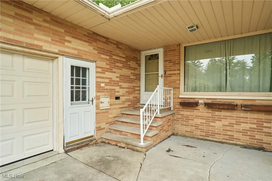 5552 Briarcliff Drive, Garfield Heights, OH 44125 - Image #2