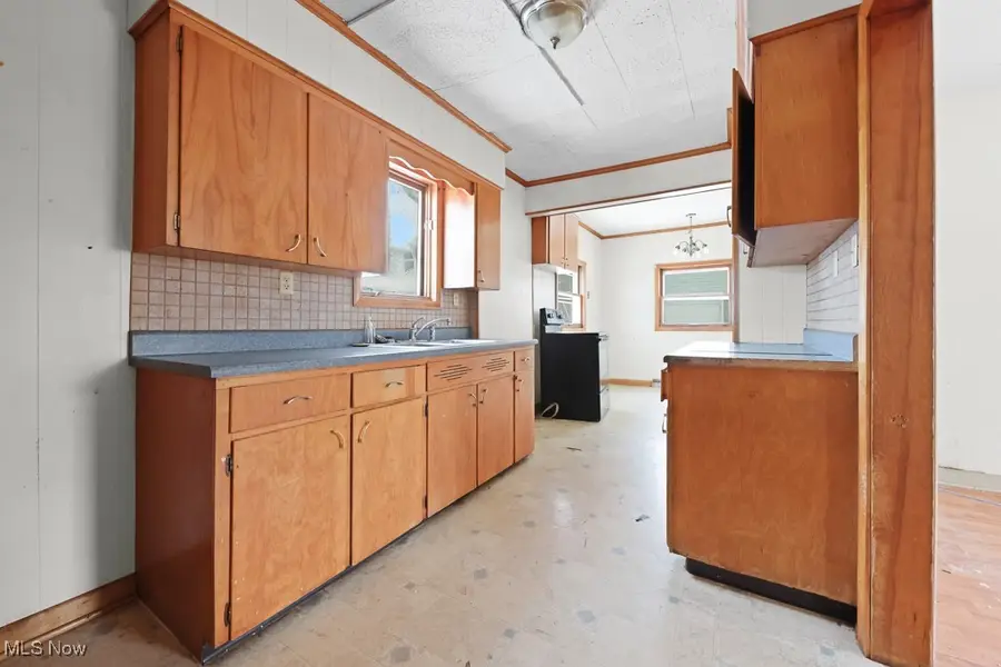 228 W Oxford Street, Alliance, OH 44601 - Image #2