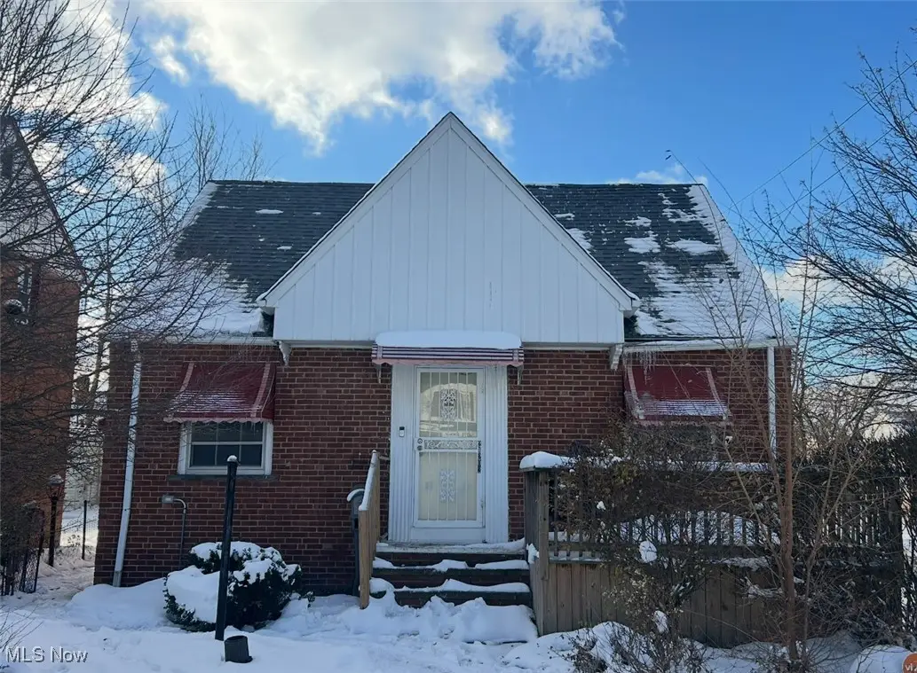 21202 Hillgrove Avenue, Maple Heights, OH 44137 - Image #1