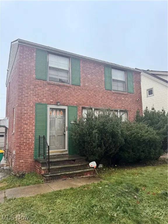 20612 Hillgrove Avenue, Maple Heights, OH 44137 - #1