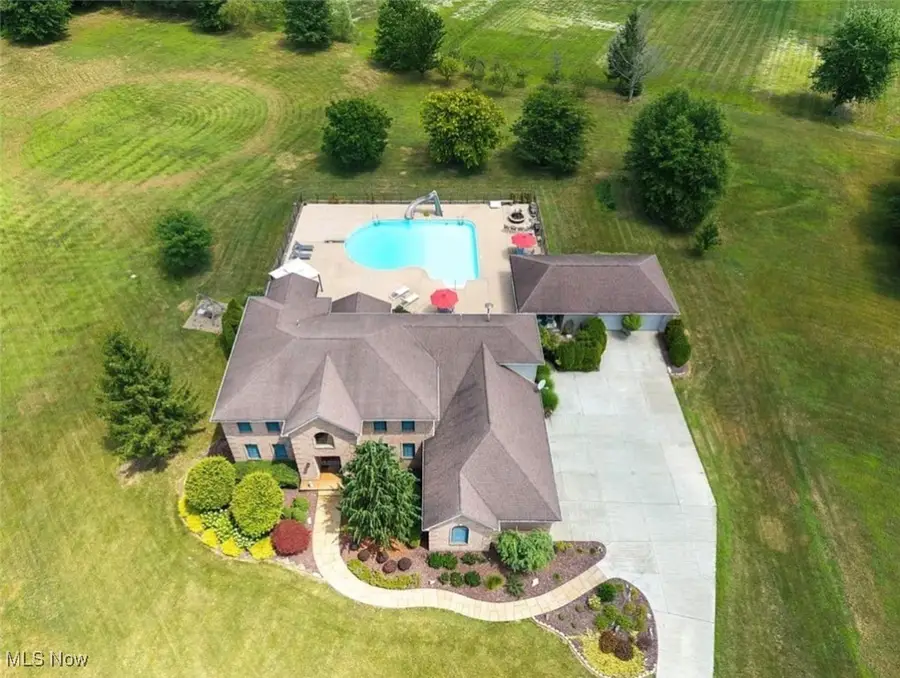 950 Country Manor Lane, North Lima, OH 44452 - Image #2