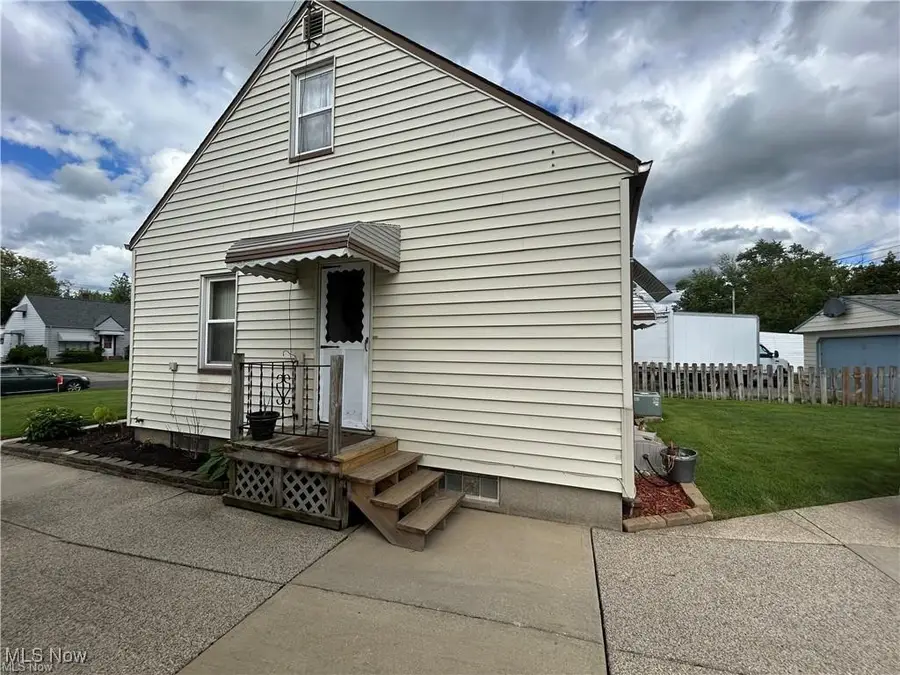 13206 Shady Oak Boulevard, Garfield Heights, OH 44125 - #2