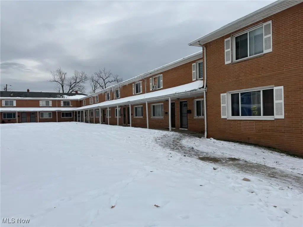 4871 Banbury Court #2, Warrensville Heights, OH 44128 - Image #1