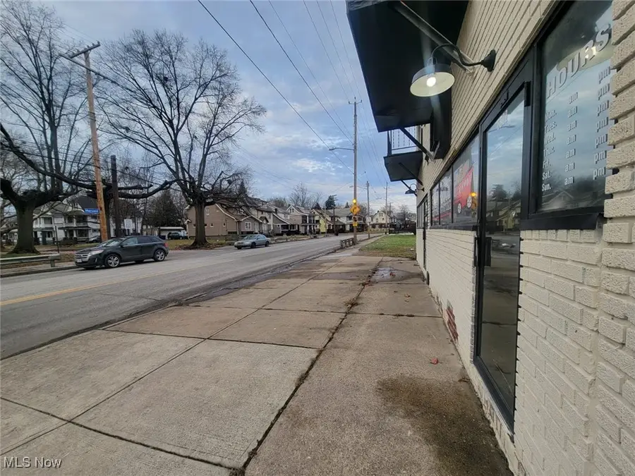 6802 Harvard Avenue, Cleveland, OH 44105 - Image #2