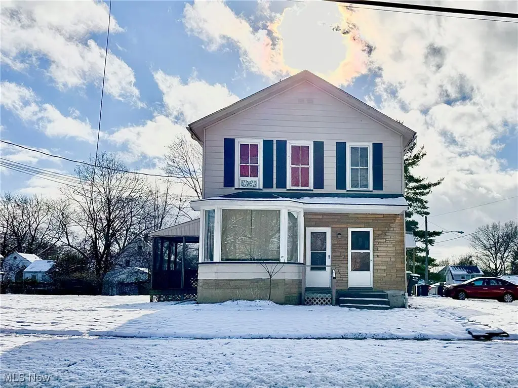 1132 Woodland Ne Avenue, Warren, OH 44483 - Image #1