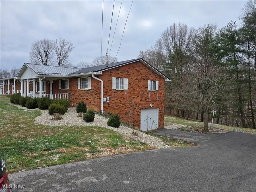 496 Kittle Street, Williamstown, WV 26187 - Image #2