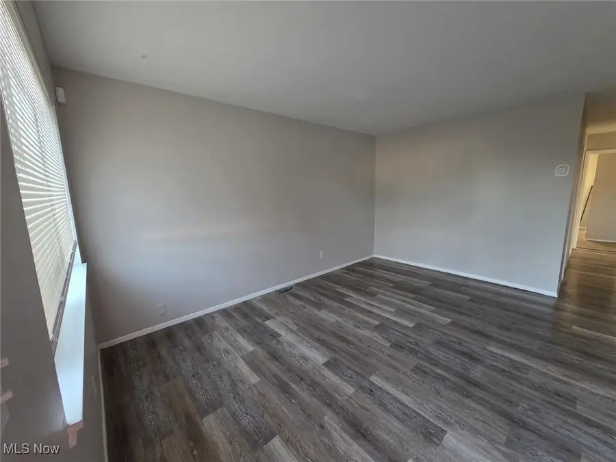 16610 Priebe Avenue, Cleveland, OH 44128 - Image #3