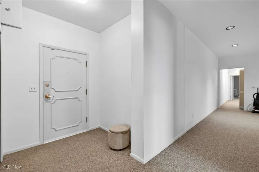 2112 Acacia Park Drive #619, Lyndhurst, OH 44124 - Image #3