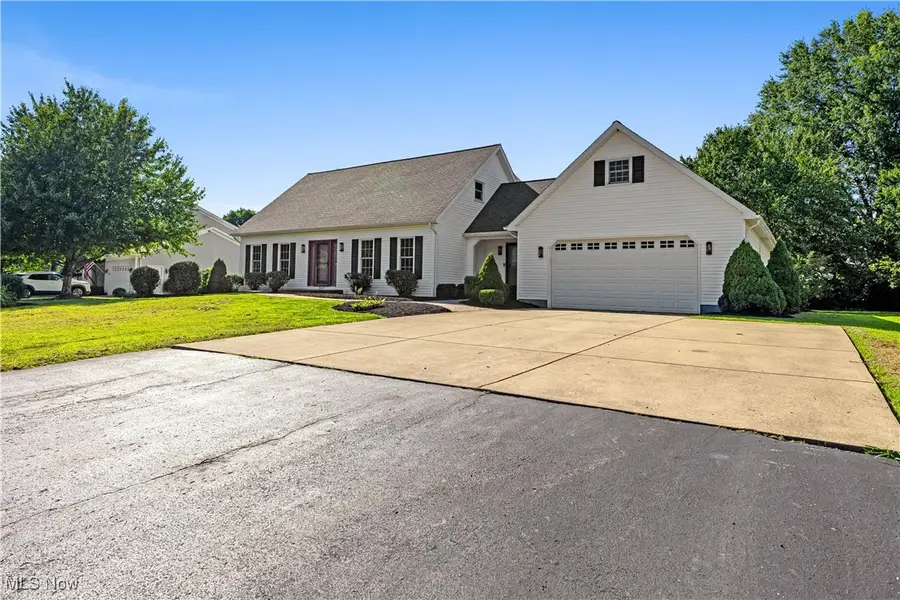 2047 Quail Run Drive, Cortland, OH 44410 - Image #2