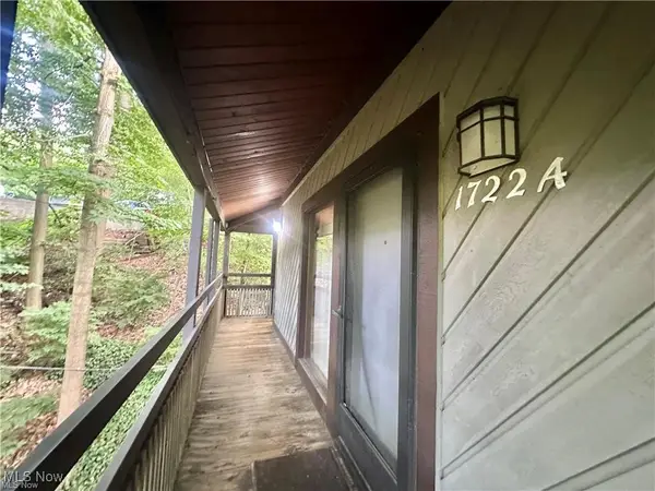 1722 Treetop Trail, Akron, OH 44313