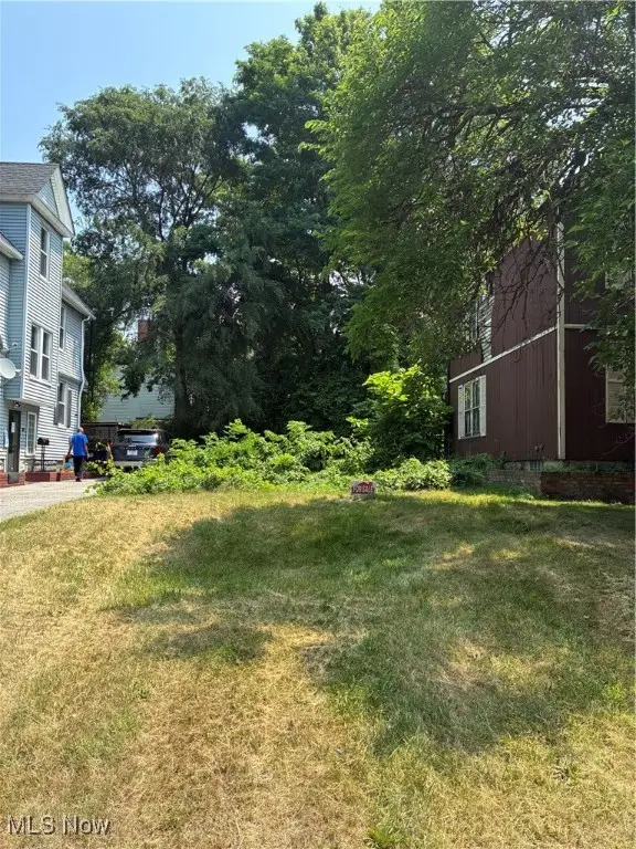 E 93rd Street, Cleveland, OH 44106