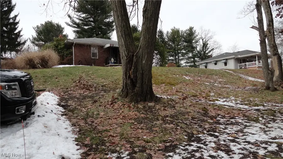 24 Hawthorne Lane, Chester, WV 26034 - #3