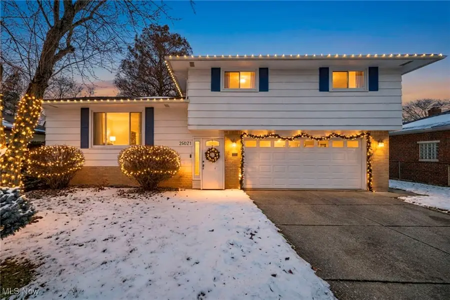 25021 Picone Lane, Bedford Heights, OH 44146 - Image #2