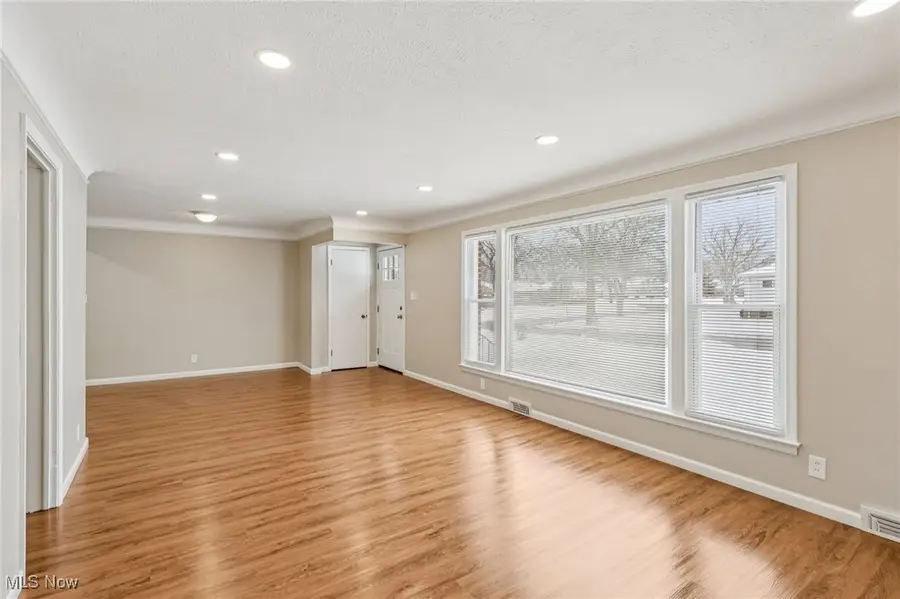 24010 Timberlane Road, Warrensville Heights, OH 44128 - Image #3