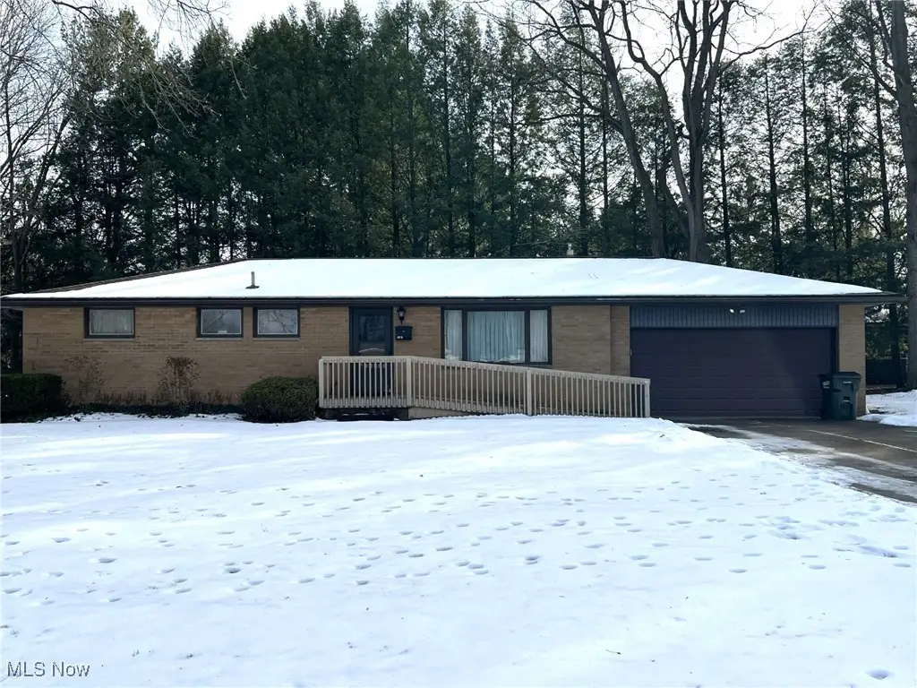 3576 Donegal Ne Drive, Canton, OH 44721 - #1