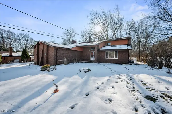 2715 W Pleasant Valley Road, Parma, OH 44134