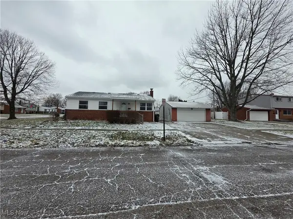 860 Jamestown Avenue, Elyria, OH 44035