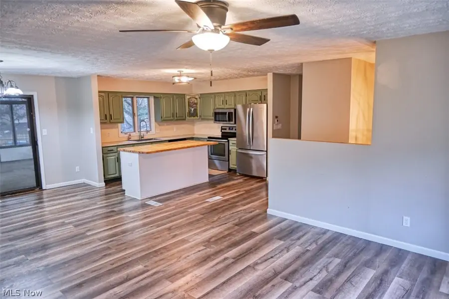 11371 Sagebrush Ne Avenue, Uniontown, OH 44685 - #2