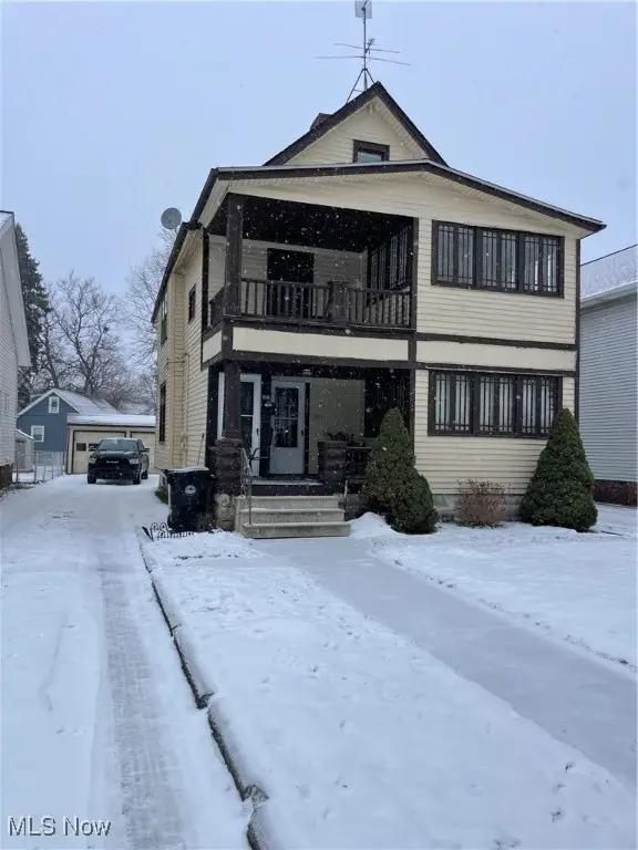 1916 Creston Avenue, Cleveland, OH 44109