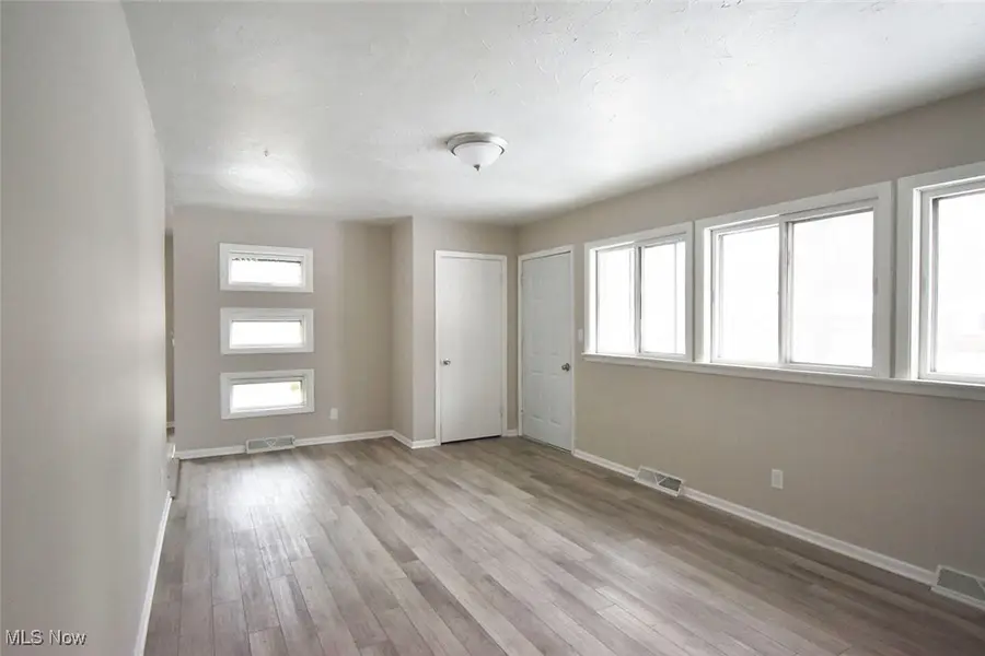 2426 Montgomery Nw Avenue, Warren, OH 44485 - Image #3