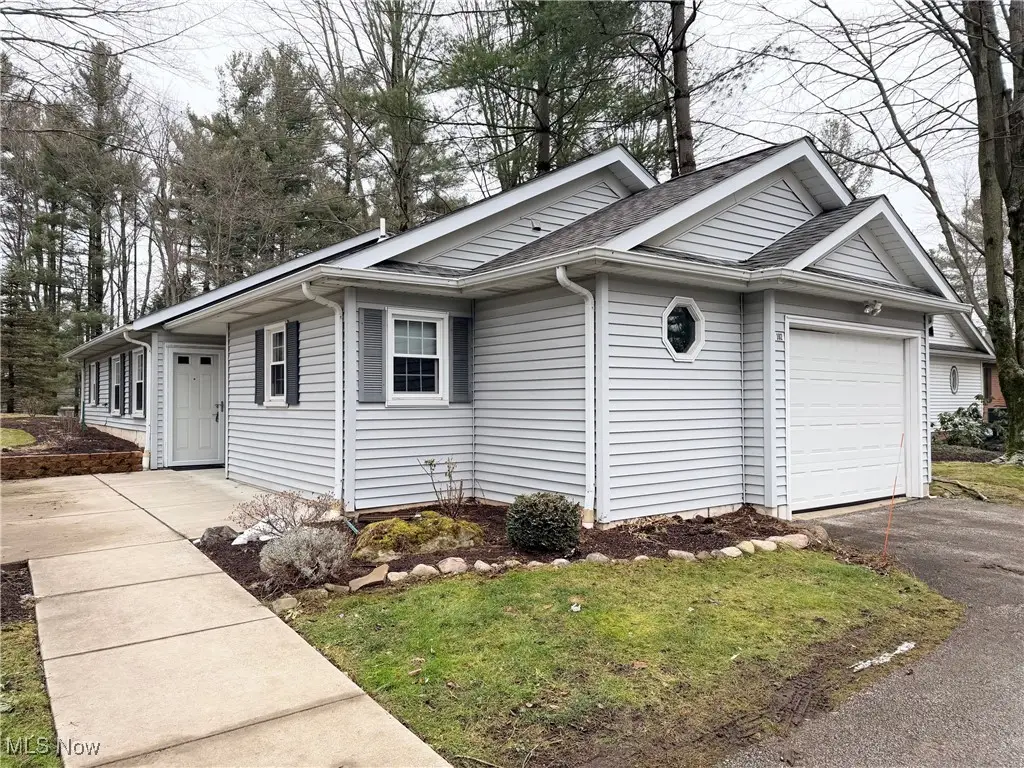 102 Burlington Oval Drive, Chardon, OH 44024 - Image #1
